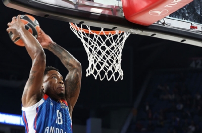 Anadolu Efes, Bologna deplasmanında 