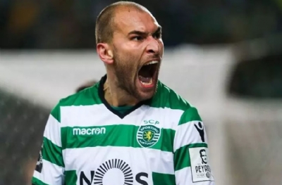 Bas Dost futbola ara verdi
