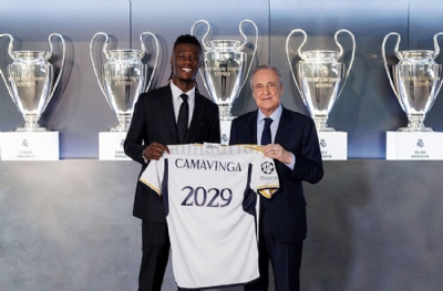 Real Madrid'de bir imza da Camavinga'dan