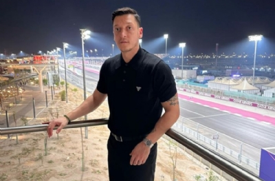 Mesut Özil'in Bayern Münih'e transfer olmasını engelleyen sevgilisi