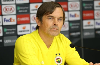 Fenerbahçe'nin eski hocası Phillip Cocu istifa etti