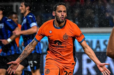 Hakan Çalhanoğlu, Serie A tarihine geçti!