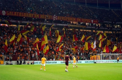 Galatasaray, Fenerbahçe'yi geçti