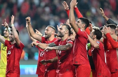 Milliler liderlik için Galler deplasmanında