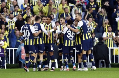 Fenerbahçe'ye sakatlardan iyi ve kötü haber! Karagümrük maçında kimler sahada?