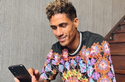 Manchester United Varane'ın yerine stoper alıyor! Todibo ve Inacio listede