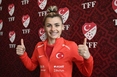Milli kaleci Selda Akgöz'ün favorileri Uğurcan ve Muslera