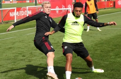 Juventus'tan çifte imza! Jadon Sancho ve Donny van de Beek