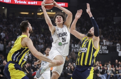Beşiktaş, Real Madrid'e benzemedi! Fenerbahçe'yi Akatlar'da devirdi 