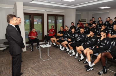 'Seba'nın devamıyım' dedi! Seba'nın elini öptürmediği Feyyaz'ı futbolun başına getirdi
