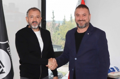 Ömrü 3 maç sürdü! Serkan Afacan ile yollar ayrıldı