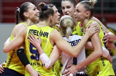 Sultanlar Ligi’nin kraliçesi Arina!
