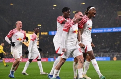Dortmund yarıştan kopuyor! Evinde dağıldı