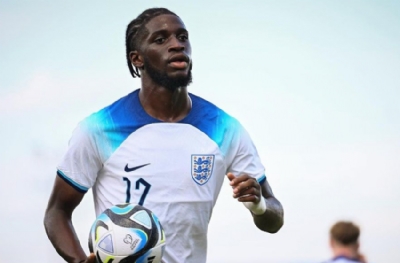Tottenham ve Newcastle United onun için çekişiyor: Samuel Iling-Junior