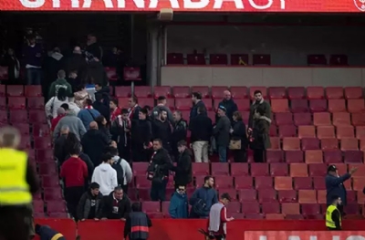 Tribünde taraftar hayatını kaybetti! La Liga maçı yarıda kaldı