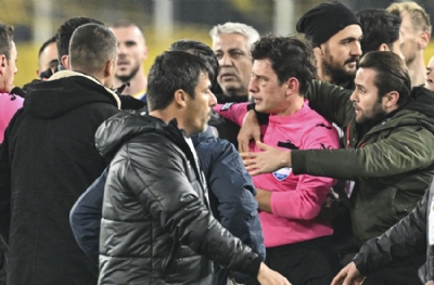 Spor camiası skandalı kınadı
