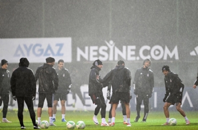 Dalga mı geçiyorsunuz! Samet Aybaba kadro dışı bıraktı, hepsi takımla idmana çıktı! 