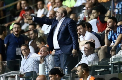 Başkan ayağını frenden kaldırdı! 'Şeref yoksunu, hadsiz ve nankör Onyekuru!' 
