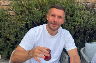 Podolski'nin hedefi kebap krallığı