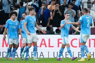 Guardiola, Felipe Melo'ya acımadı! Manchester City yine kupa kazandı