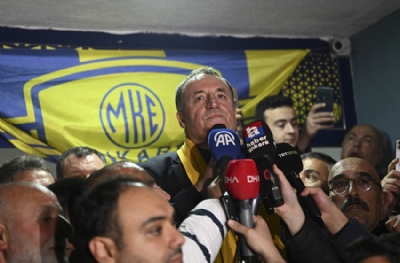 MKE Ankaragücü taraftarları Faruk Koca'yı bağrına bastı