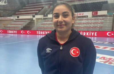 Milli Hentbolcu Beyza Karaçam ameliyat edildi