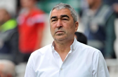 Sosyal medya trolleri saçmaladı! Lucescu yüzünden komşuda dalga konusu olduk