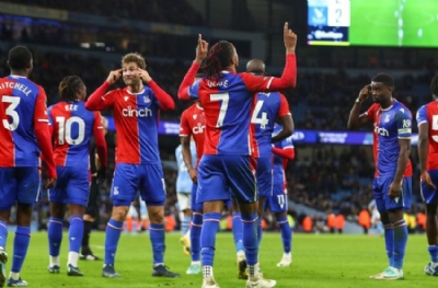 Manchester United da devrede! Olise için Aaron Wan-Bissaka'yı harcayaklar