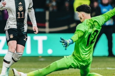 Altay Bayındır'ın ipini 16'lık kaleci çekti