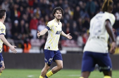 Sacha Boey'dan Ferdi Kadıoğlu'na teklif! Fransız devinin gözü Süper Lig'de