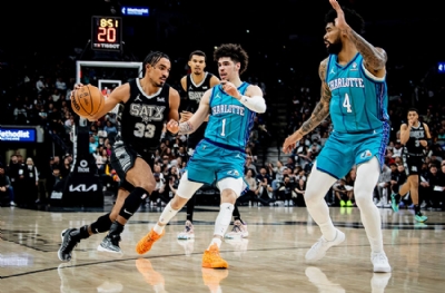 San Antonio Spurs - Charlotte Hornets: 135-99 (MAÇ SONUCU)