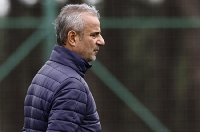 Fenerbahçe'de 4 oyuncu kadro dışı bırakılacak! İsmail Kartal karar aşamasında