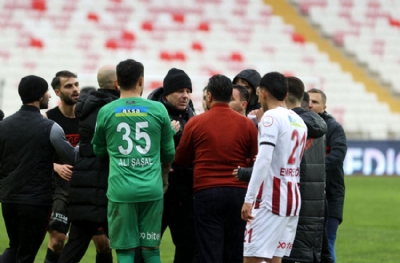 Sumudica yine rahat durmadı ortalığı karıştırdı! Sivasspor'dan sert tepki