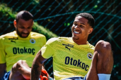 Jayden Oosterwolde, Hollanda'ya Türk Milli Takım resti çekti