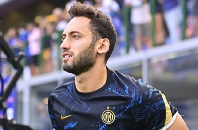 Hakan Çalhanoğlu büyüsü İtalya'yı sardı