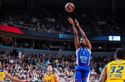 Shane Larkin yıldızlaştı! Anadolu Efes coştu