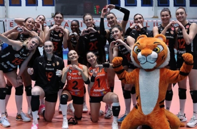 Eczacıbaşı Dynavit yarı finale yükseldi