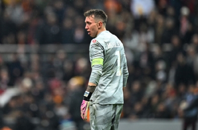 Muslera 'daha ölmedim' dedi! Sami Yen'de sürpriz konuk vardı