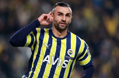 Serdar Dursun, Eyüp Sultan'a şükür namazı kılmaya gitti