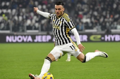 Fenerbahçe ve Galatasaray'ın Filip Kostic savaşı