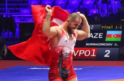 Aslansın be Feyzullah! Üst üste 3'üncü kez Avrupalıların sırtını yere getirdi