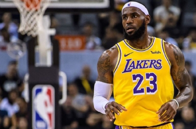 LeBron James veda ediyor