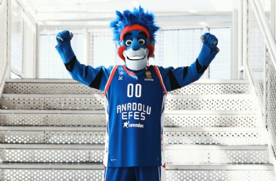Anadolu Efes’in maskotu Çaylak’tan bir ilk