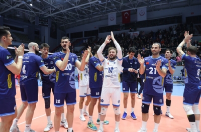 Arkas Spor evinde set vermedi