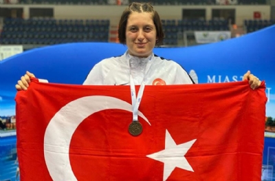Özel sporcu Fatma Damla Altın'dan altın madalya