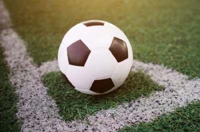 İçki şişesiyle futbolcu öldürmeye teşebbüs! Futbol iyice çığından çıktı