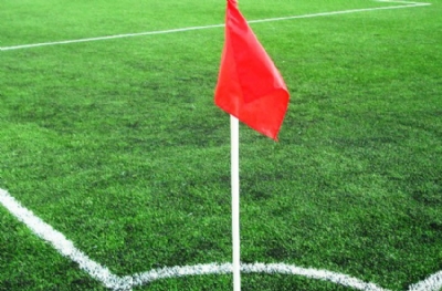 Korner bayrak direğiyle rakiplerini kovaladı! Galatasaray'ın başını yaktı