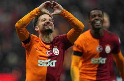 Galatasaray erken başladı! Mertens yerine 10 aranıyor