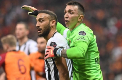 Muslera ile Cenk Tosun arasında meydan muharebesi! Necip Uysal olmaması ilginç