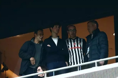 Ali Koç'un oğlu İnönü'de Beşiktaş gol kaçırdıkça üzüntüden ne yapacağını şaşırdı